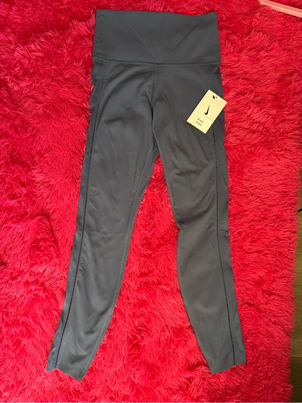 Women’s NIKE Active Leggings with Subtle Stitching